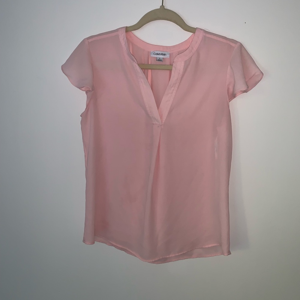 Flowy shear top